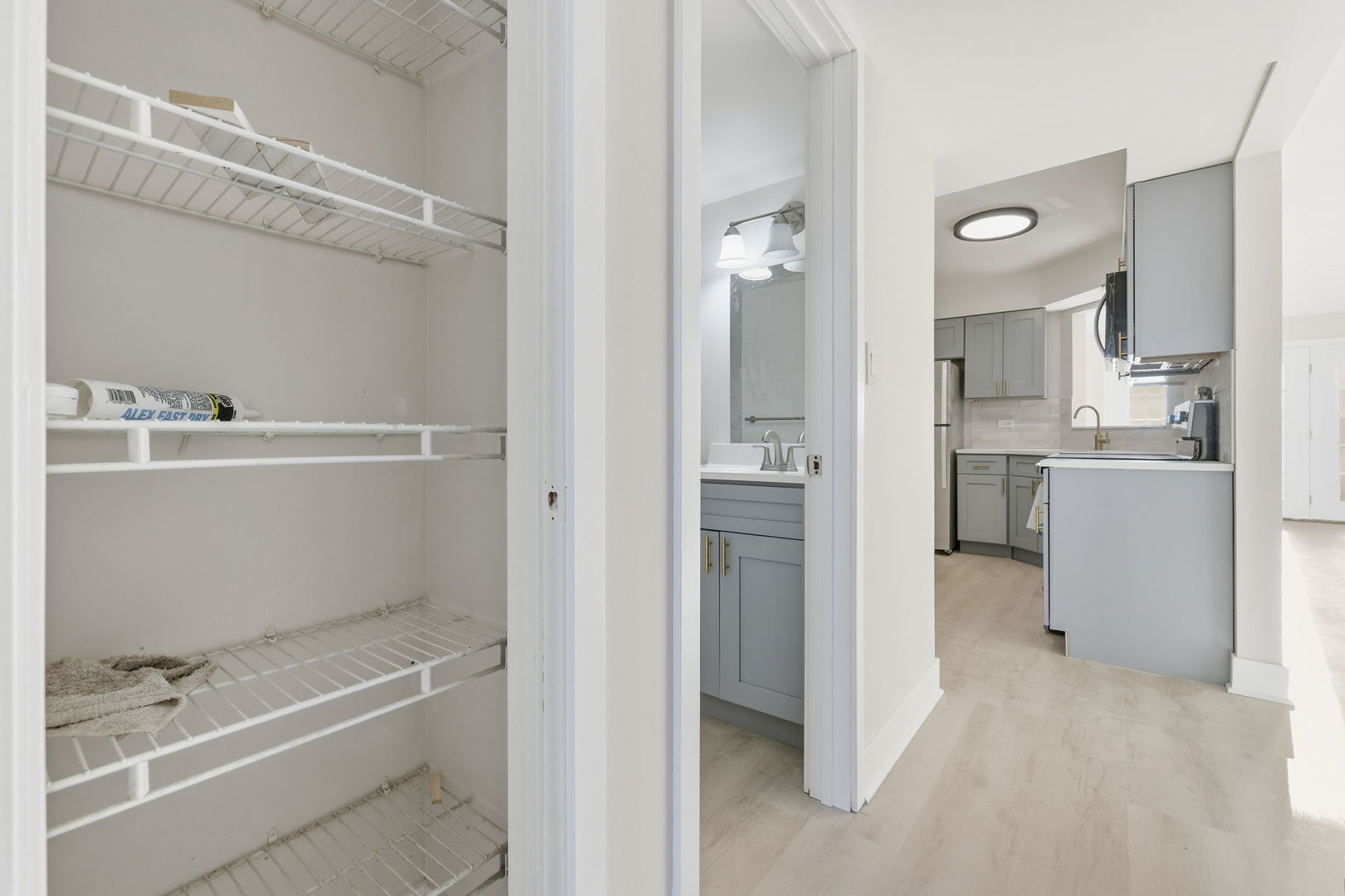 382 Oak Trails Road, Unit 301 Des Plaines, IL 60016 - Photo 10 of 20