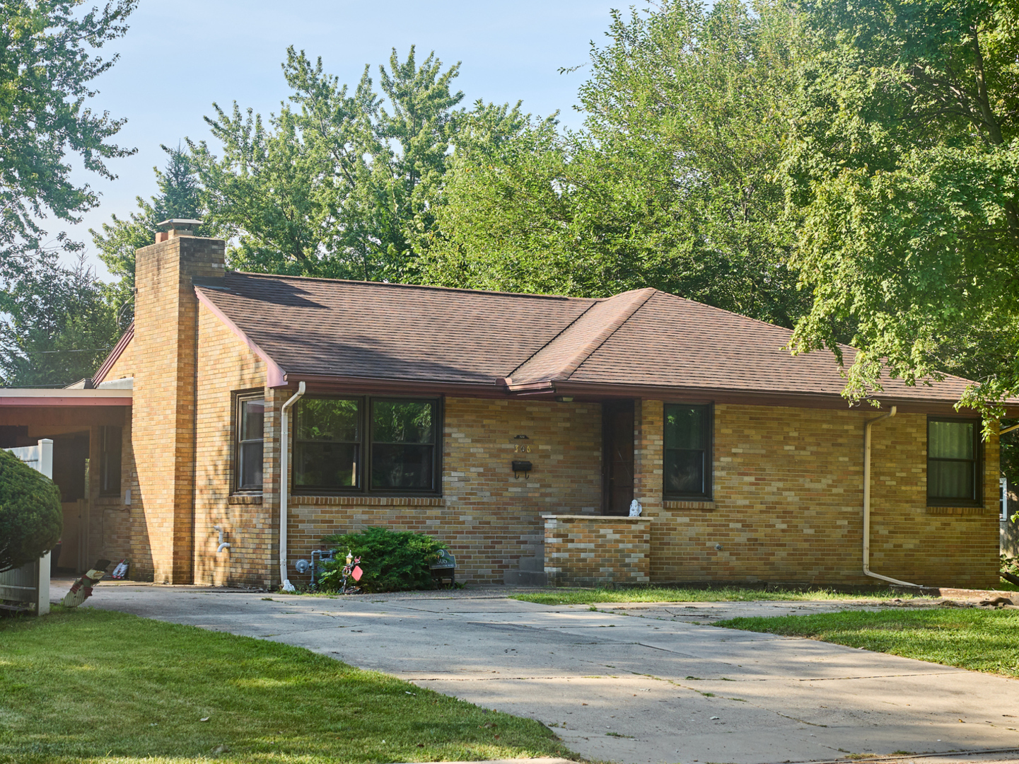 306 Shooting Park Road Peru, IL 61354 - Photo 1 of 43 Gallery Image 1
