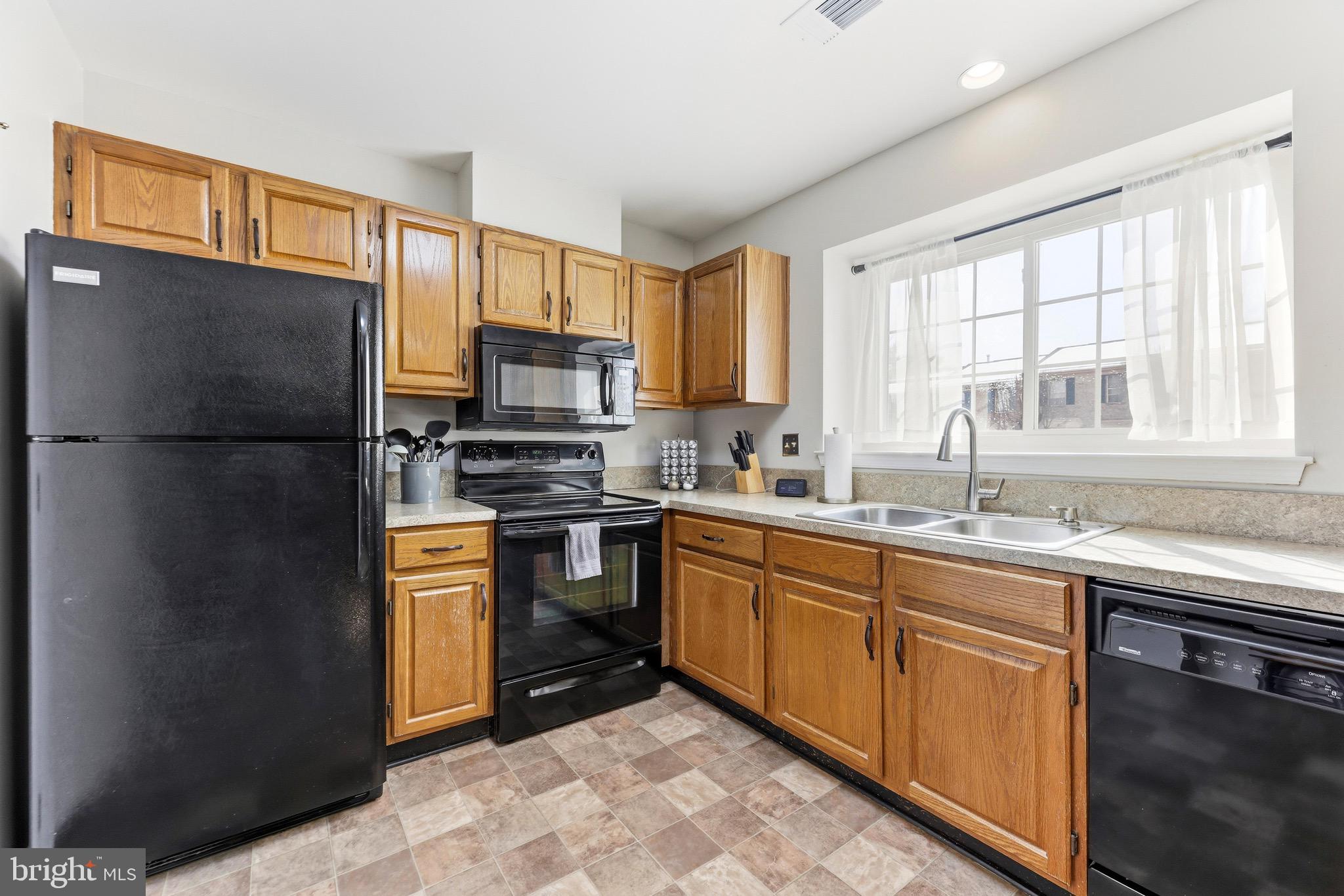 6 Campton Court Nottingham, MD 21236 - Photo 3 of 32