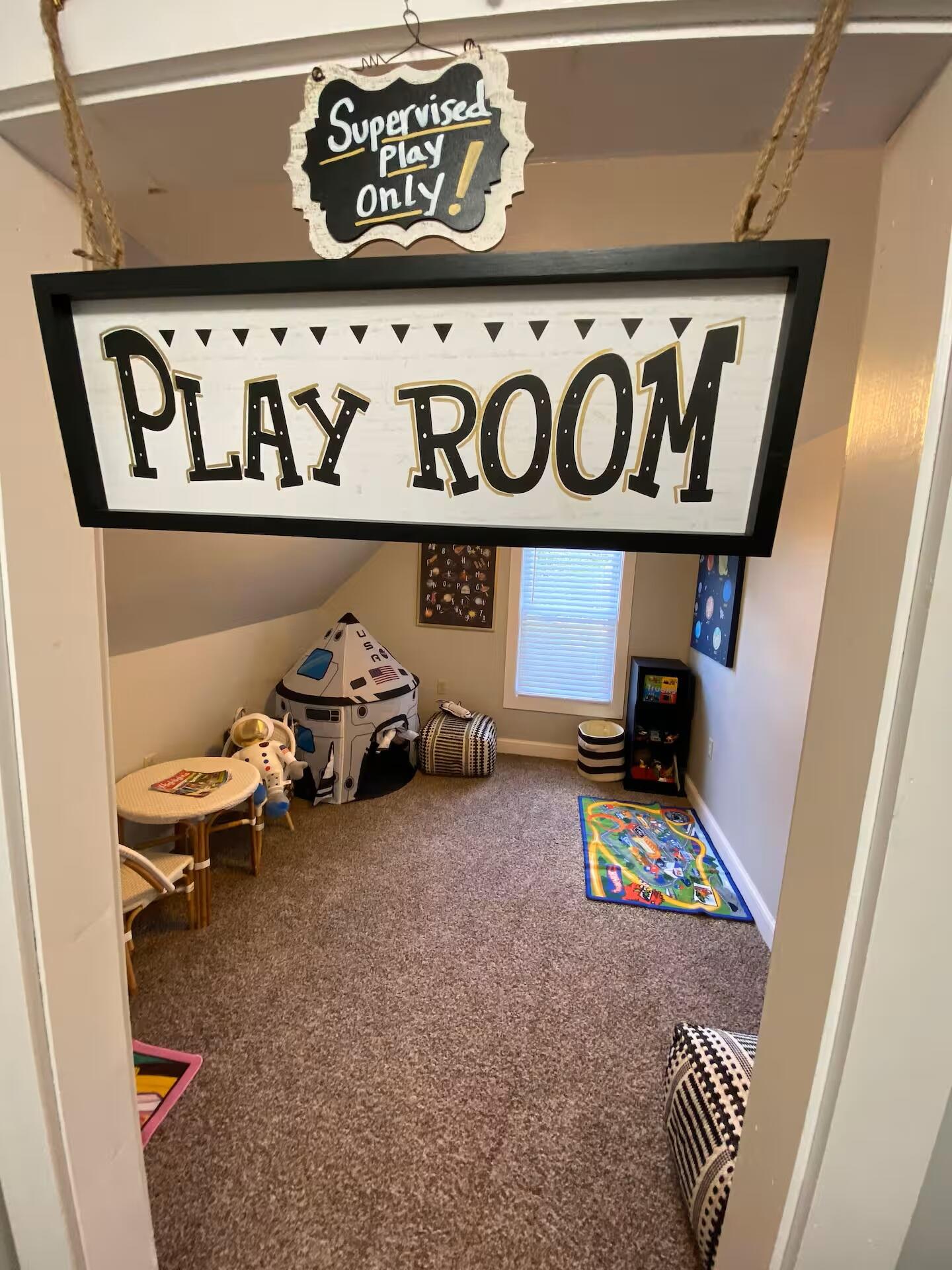 15 Maple Street Bangor, ME 04401 - Photo 21 of 23 21 playroom