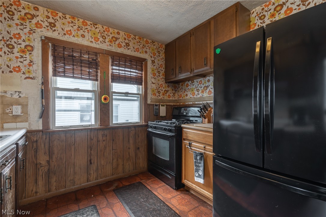 1441 Mayfield Ridge Road Cleveland, OH 44124 - Photo 8 of 17