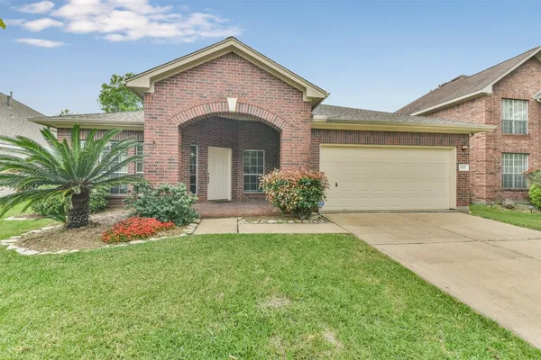 $2,200 | 9127 Willow Crossing Drive, Houston, TX 77064