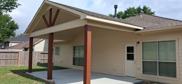 $2,200 | 9127 Willow Crossing Drive, Houston, TX 77064