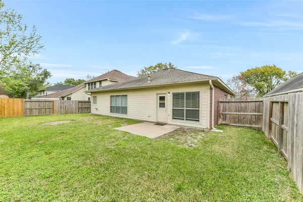 $2,200 | 9127 Willow Crossing Drive, Houston, TX 77064