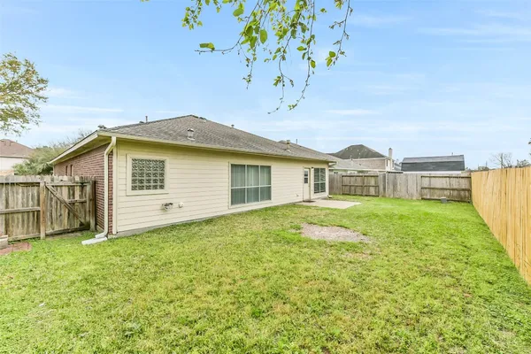 $2,200 | 9127 Willow Crossing Drive, Houston, TX 77064