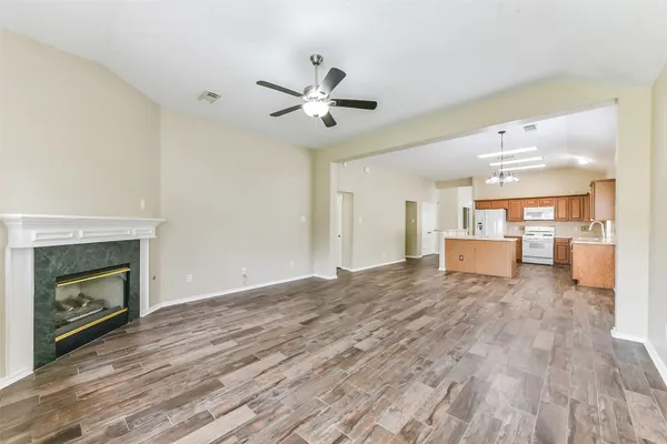 $2,200 | 9127 Willow Crossing Drive, Houston, TX 77064