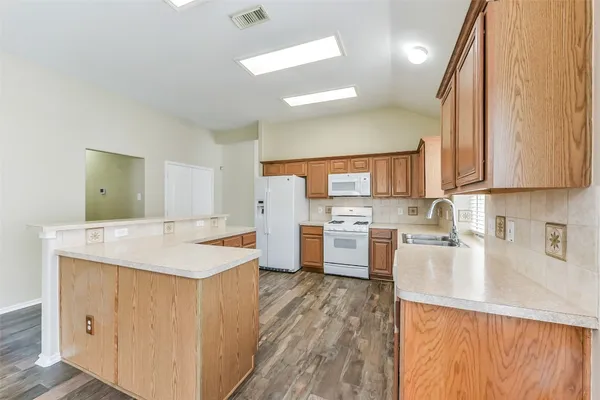 $2,200 | 9127 Willow Crossing Drive, Houston, TX 77064