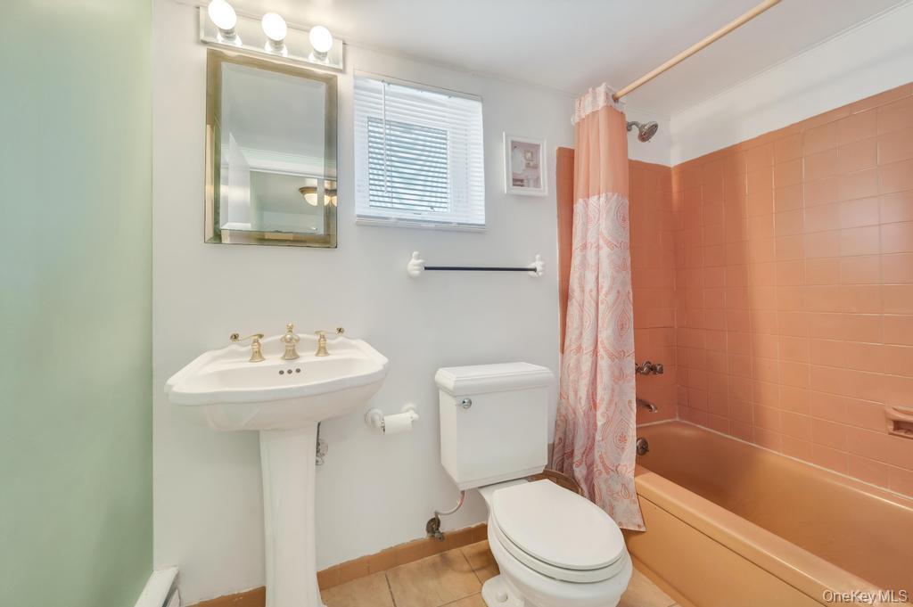 1827 Roberta Lane Merrick, NY 11566 - Photo 15 of 23