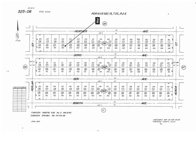 a black and white photo of a large building