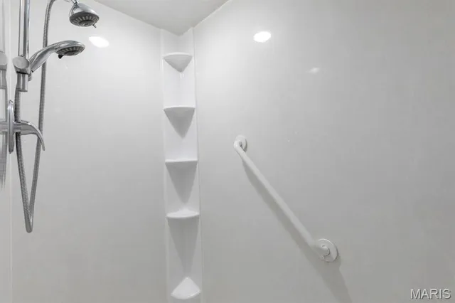 $380,000 | 30 North Joyce Ellen Way, St. Peters, MO 63376