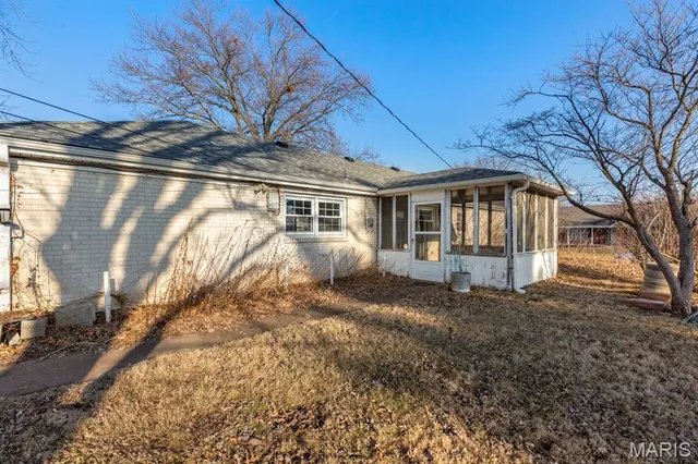 $380,000 | 30 North Joyce Ellen Way, St. Peters, MO 63376