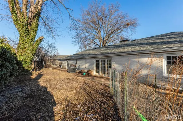 $380,000 | 30 North Joyce Ellen Way, St. Peters, MO 63376