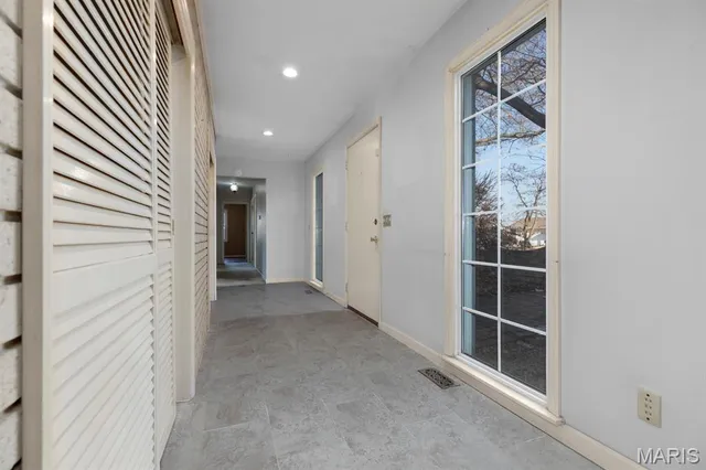 $380,000 | 30 North Joyce Ellen Way, St. Peters, MO 63376