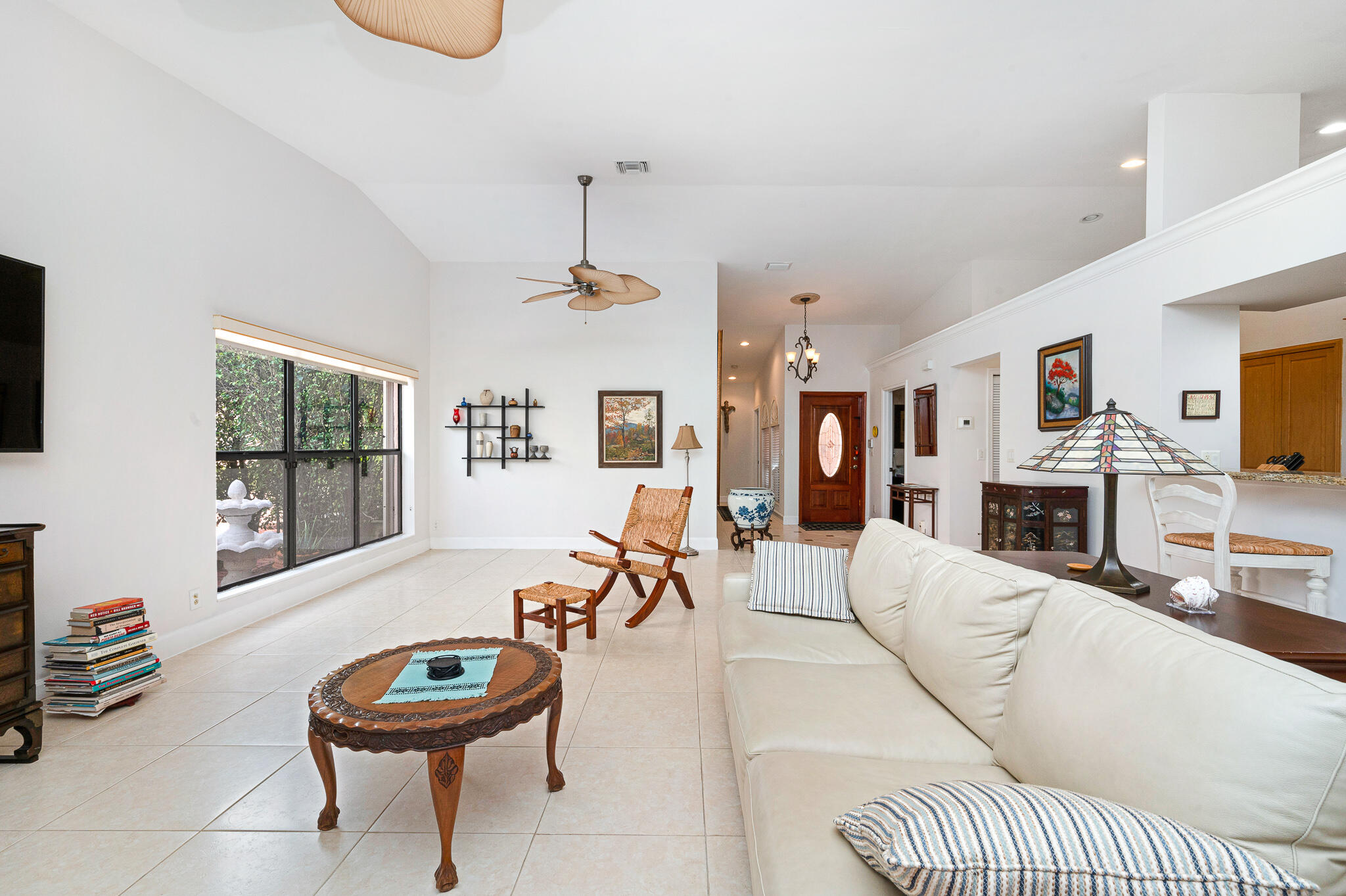 22785 Marbella Circle Boca Raton, FL 33433 - Photo 5 of 24 photo-5