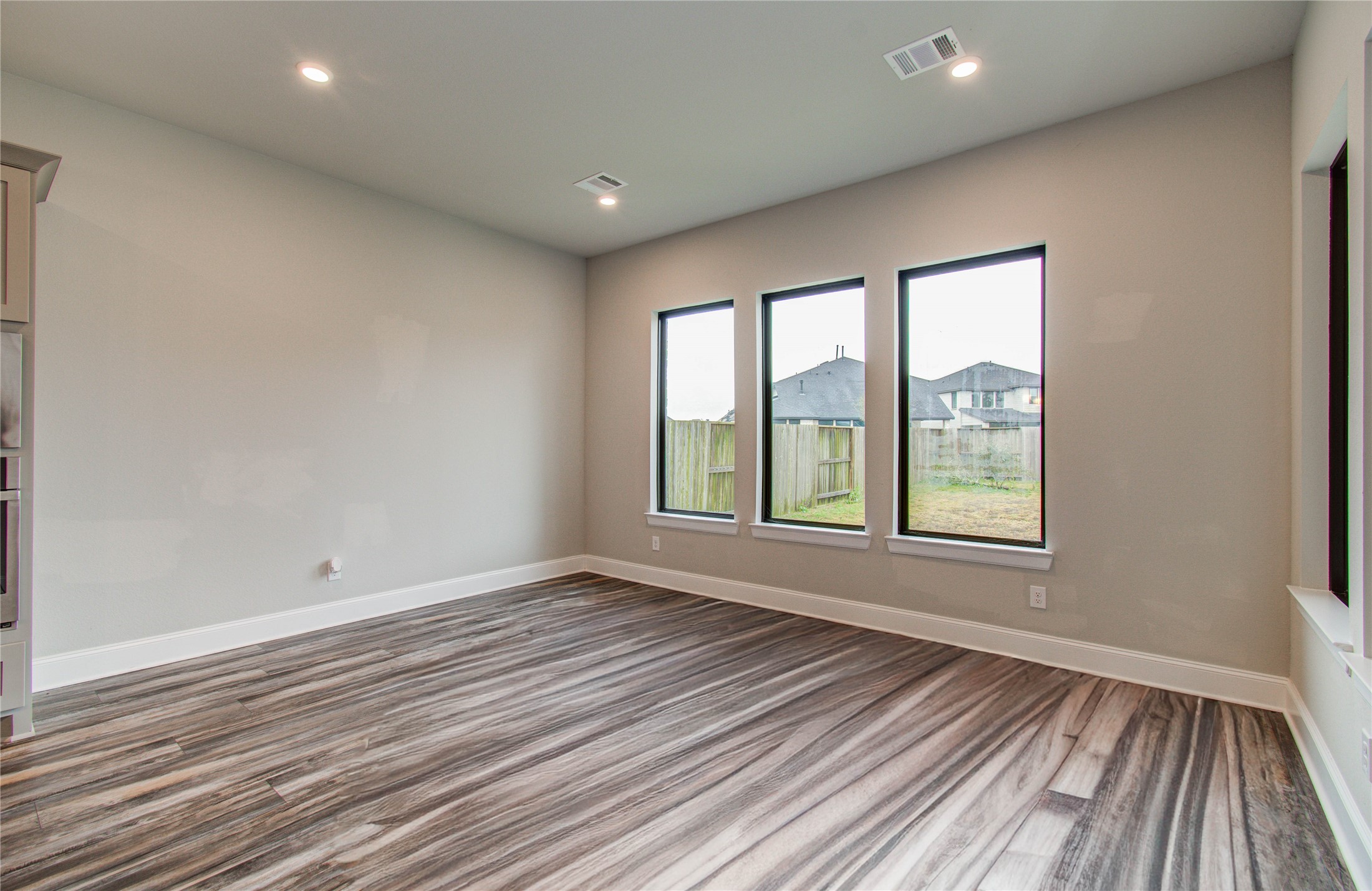 9514 Sanger Way Manvel, TX 77583 - Photo 13 of 33