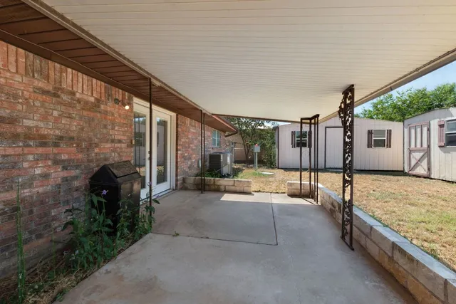 $350,000 | 2025 Forest Trail, Kingsland, TX 78639