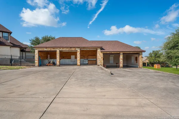 a view of house with a outdoor space