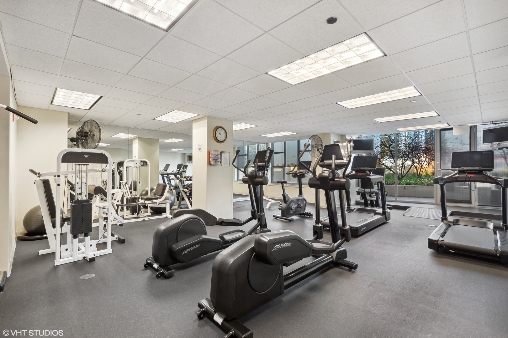 200 North Jefferson Street, Unit 1307 Chicago, IL 60661 - Photo 16 of 17