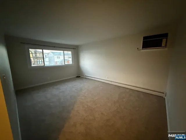 $2,300 | 651 10th Street, Lyndhurst, NJ 07071