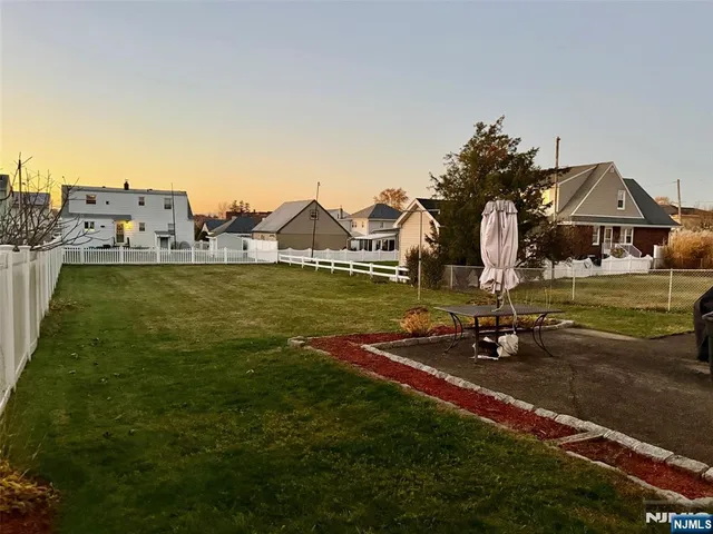 $2,300 | 651 10th Street, Lyndhurst, NJ 07071