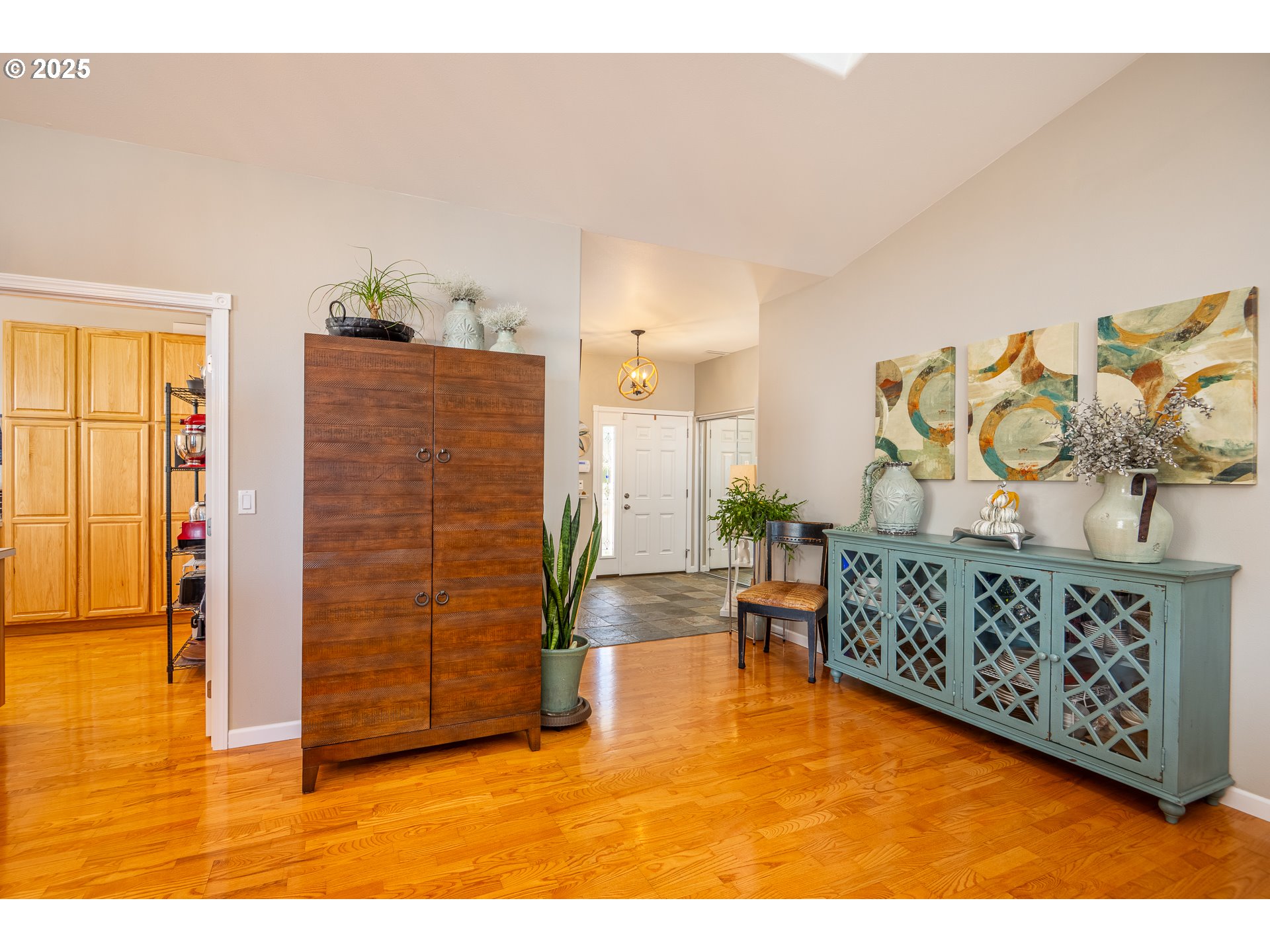 3315 Rhododendron Drive Florence, OR 97439 - Photo 22 of 48 a view of living room