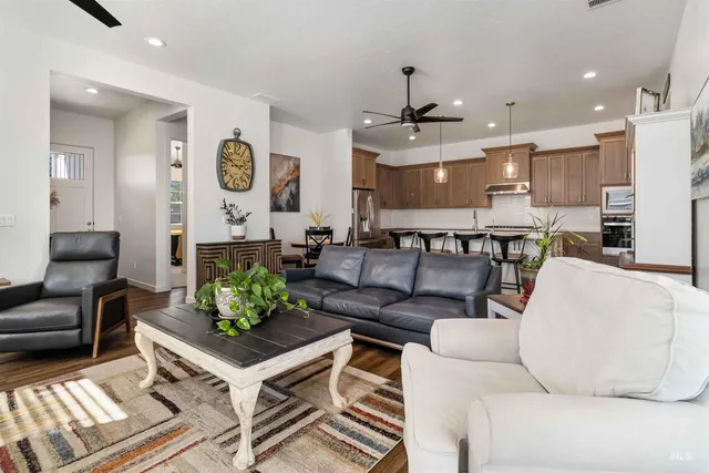 $449,675 | 2110 North Milestone Way, Star, ID 83669