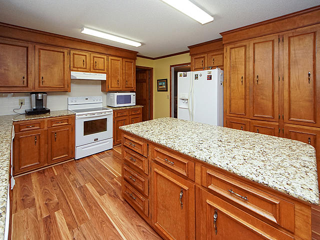 1906 Ashley Hall Road Charleston, SC 29407 - Photo 14 of 54 09