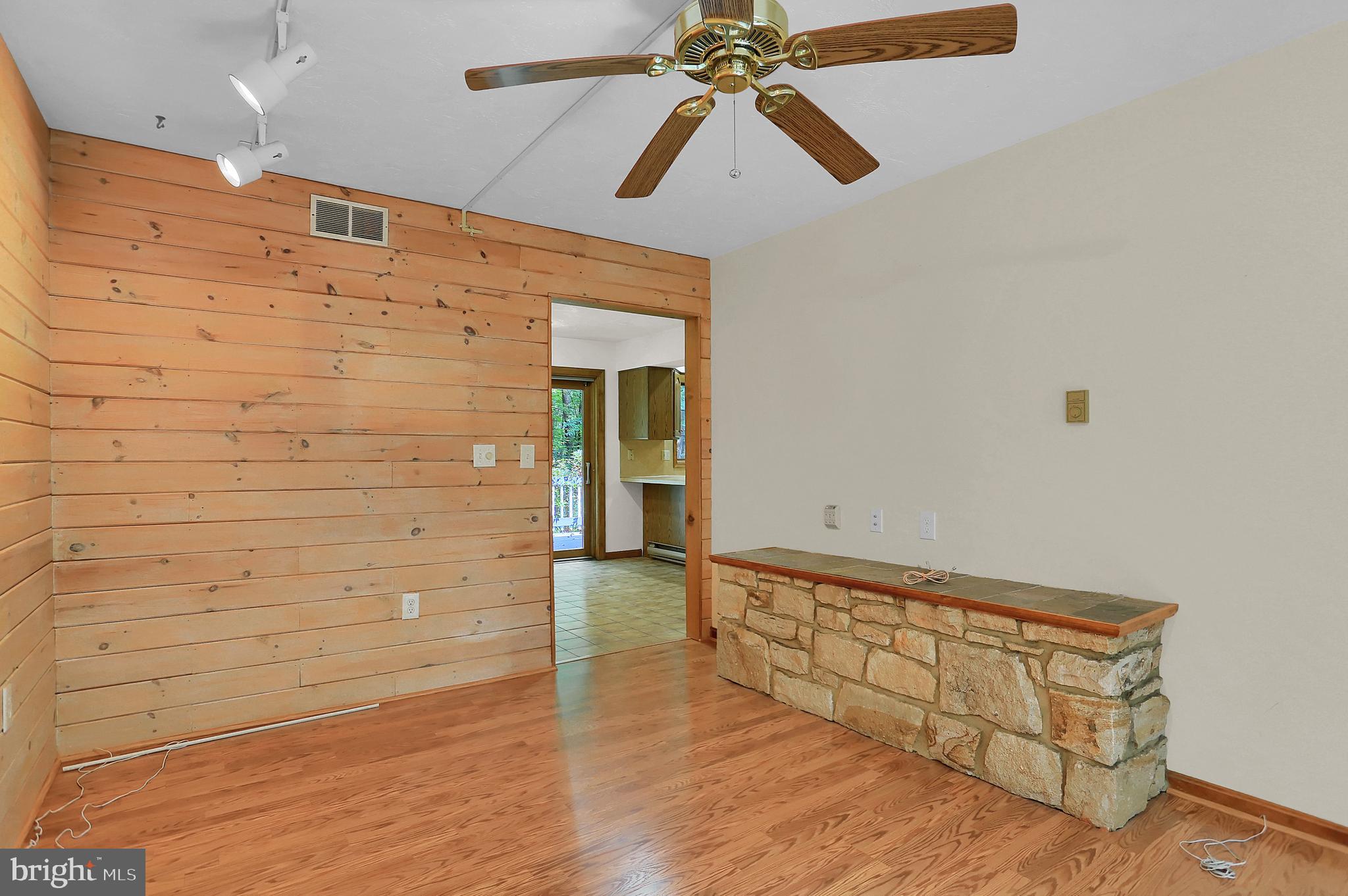 1557 Marburg Road Spring Grove, PA 17362 - Photo 18 of 49