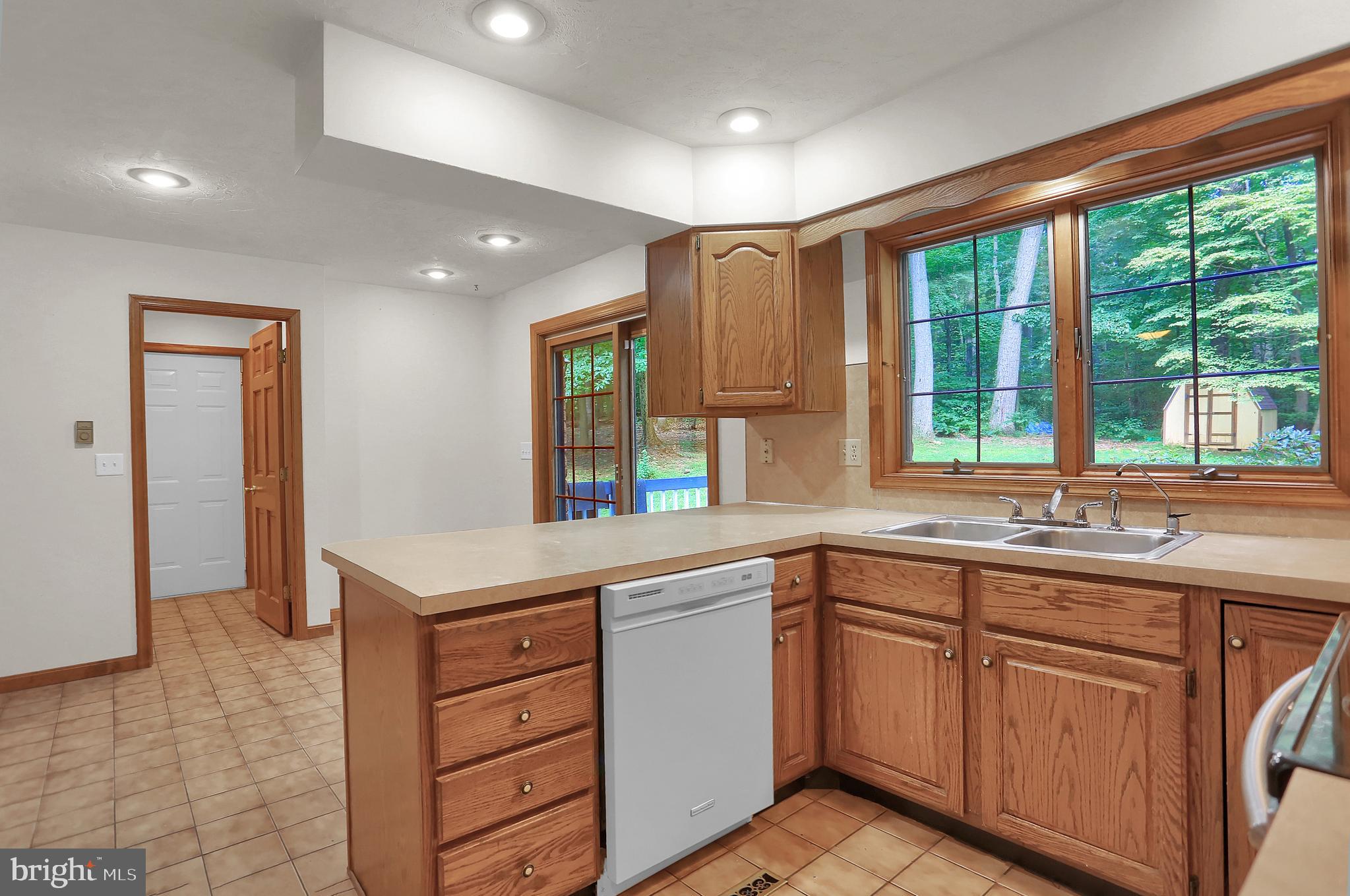 1557 Marburg Road Spring Grove, PA 17362 - Photo 10 of 49