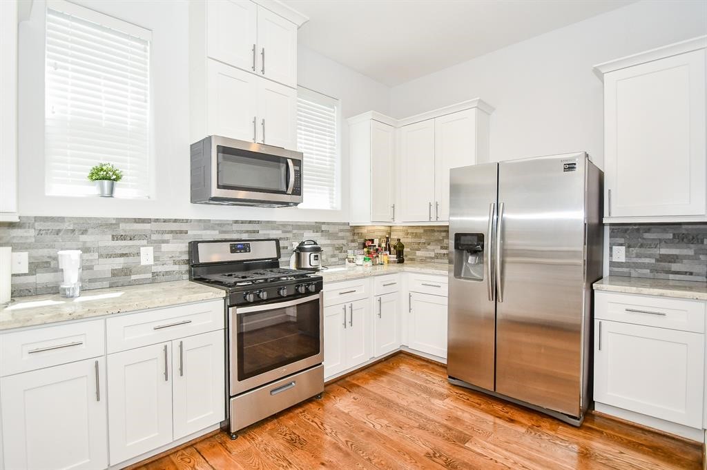 703 Link Road Houston, TX 77009 - Photo 6 of 32