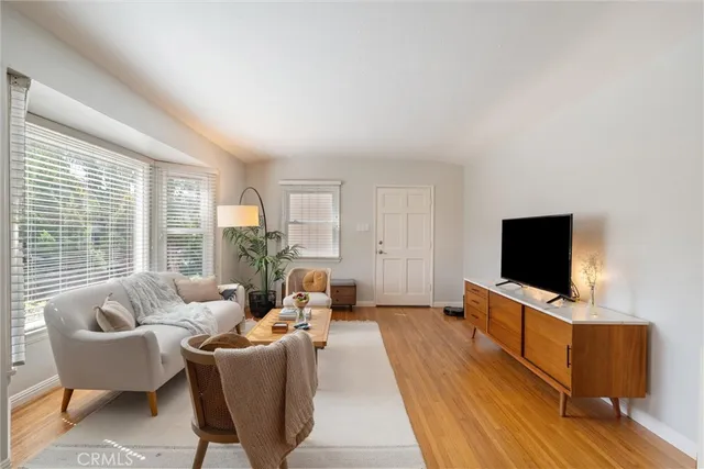 $649,900 | 235 Termino Avenue, Unit 1, Long Beach, CA 90803