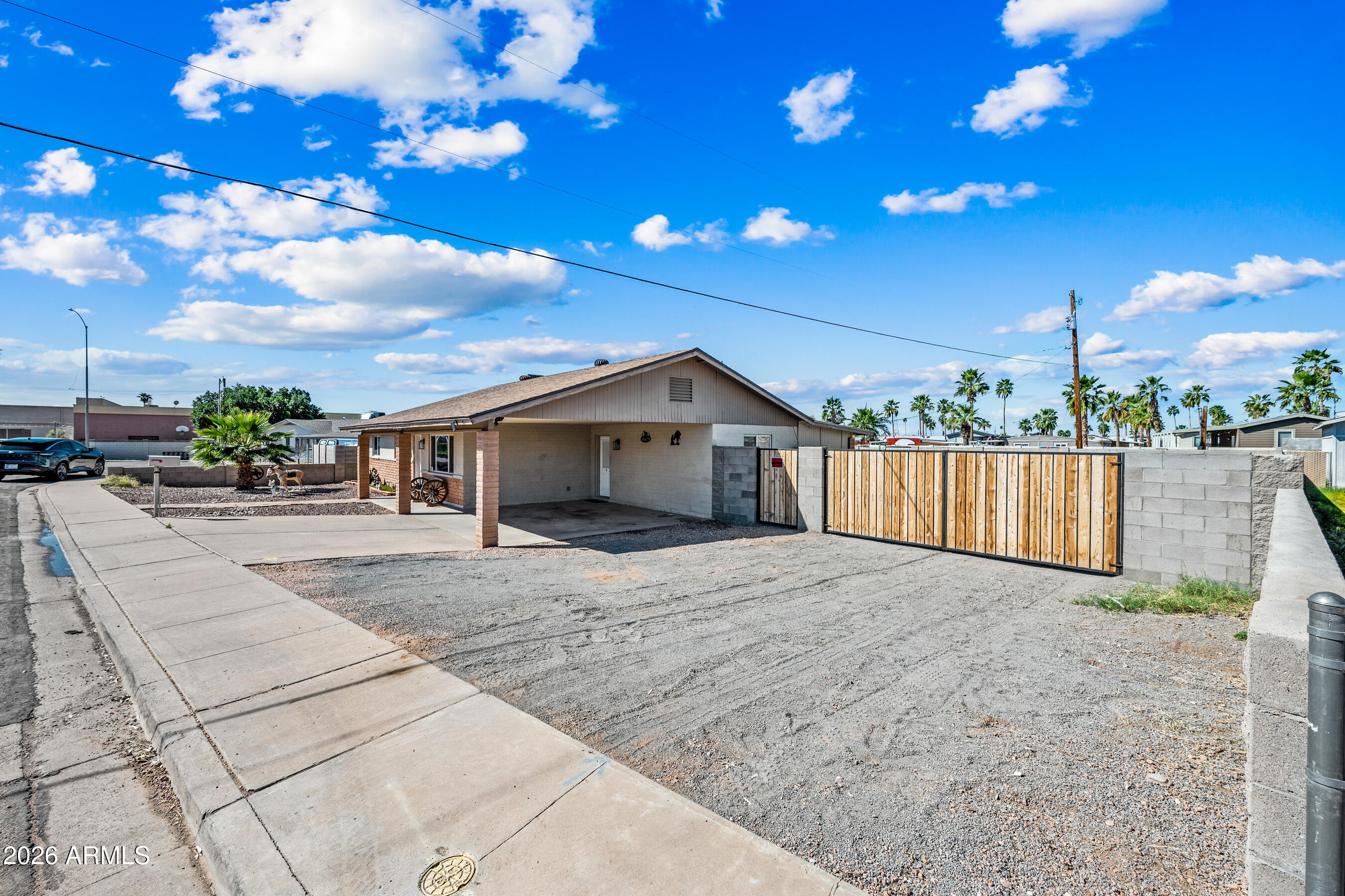 48 North Maple Mesa, AZ 85205 - Photo 2 of 52 RV Gate