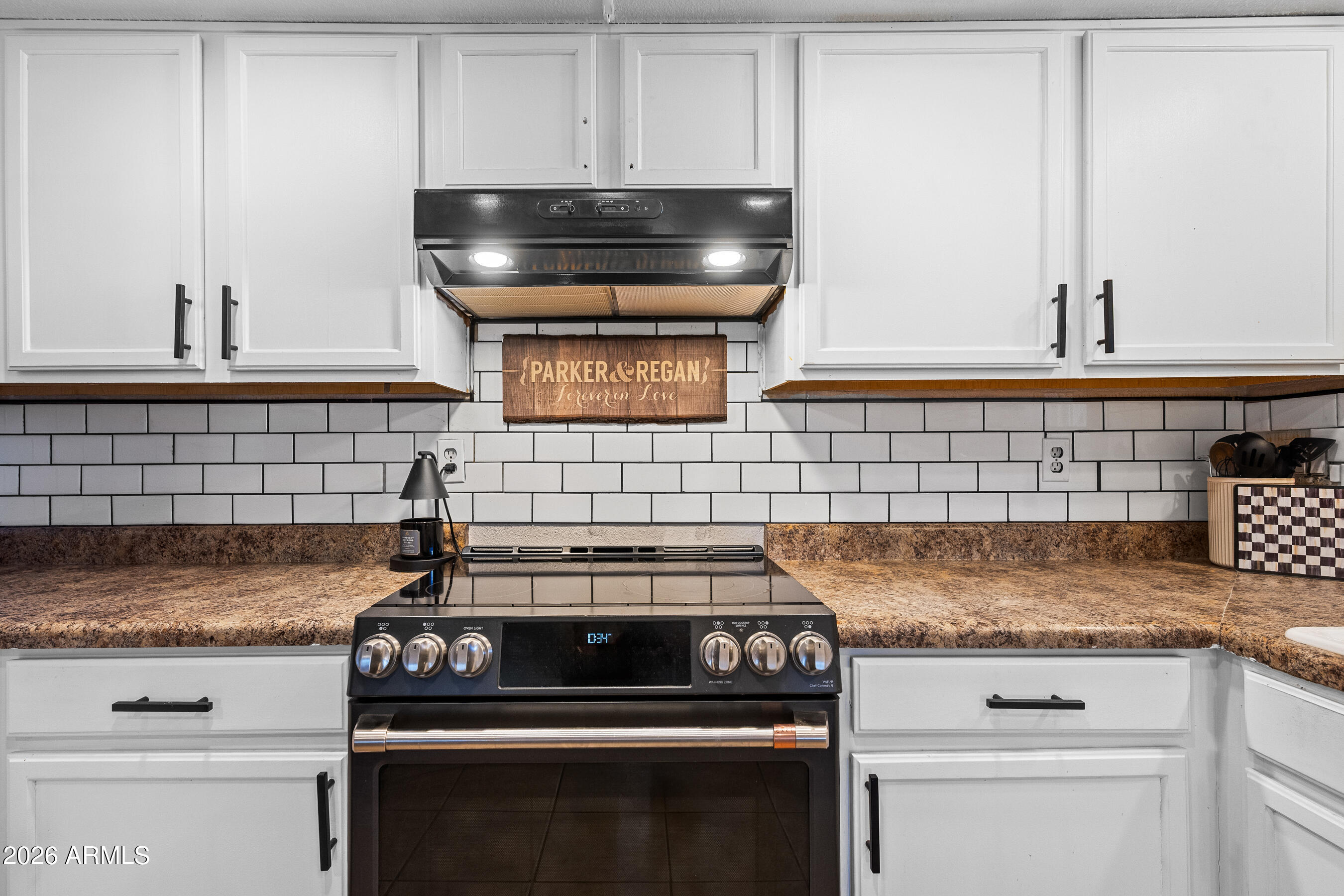 48 North Maple Mesa, AZ 85205 - Photo 24 of 52 Oven