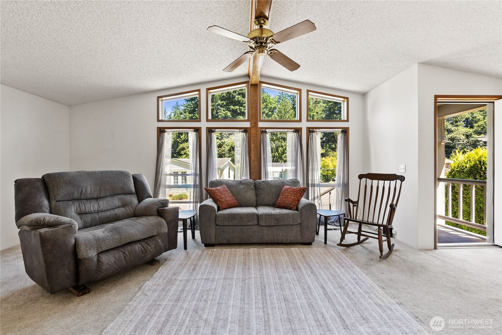 5810 Fleming Street, Unit 15 Everett, WA 98203 - Photo 4 of 22