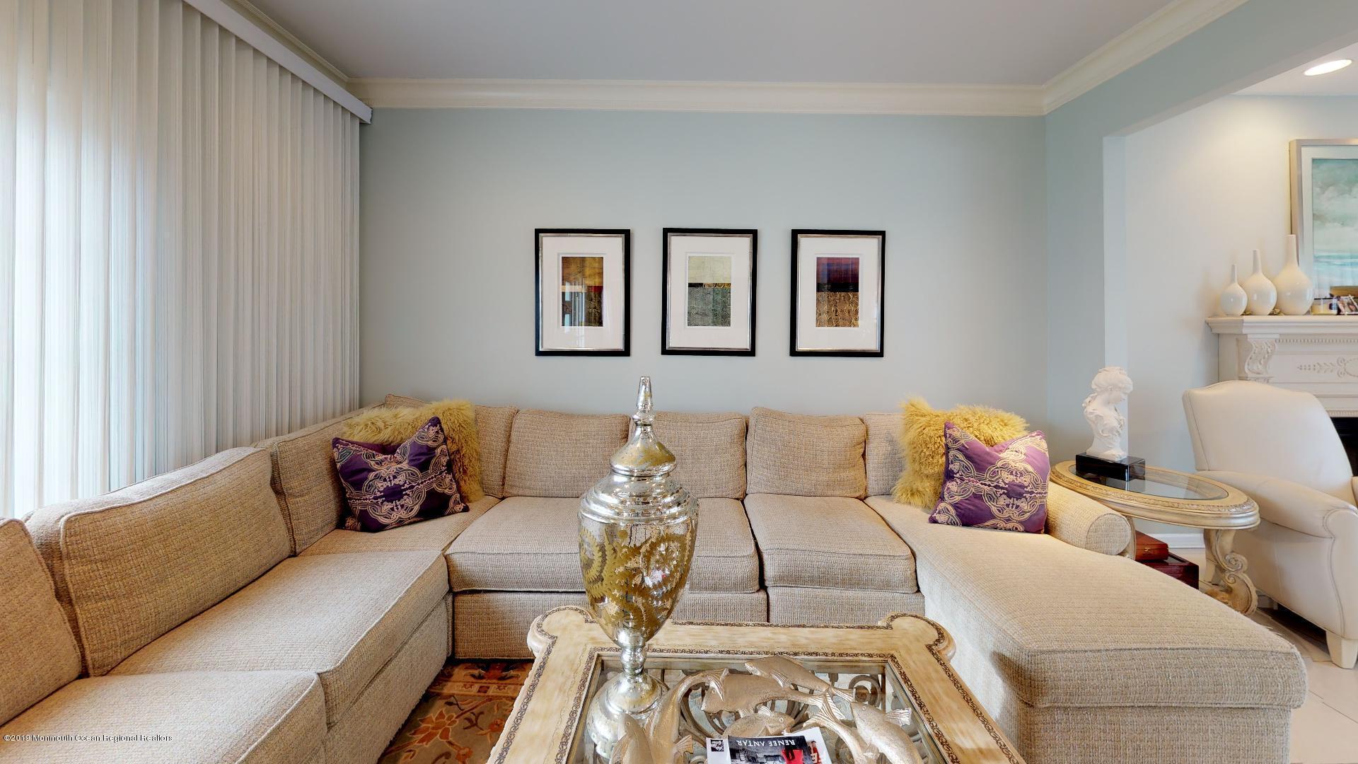 79 Georgetown Road Eatontown, NJ 07724 - Photo 28 of 37 79-Georgetown-Rd-Living-Room-sectional