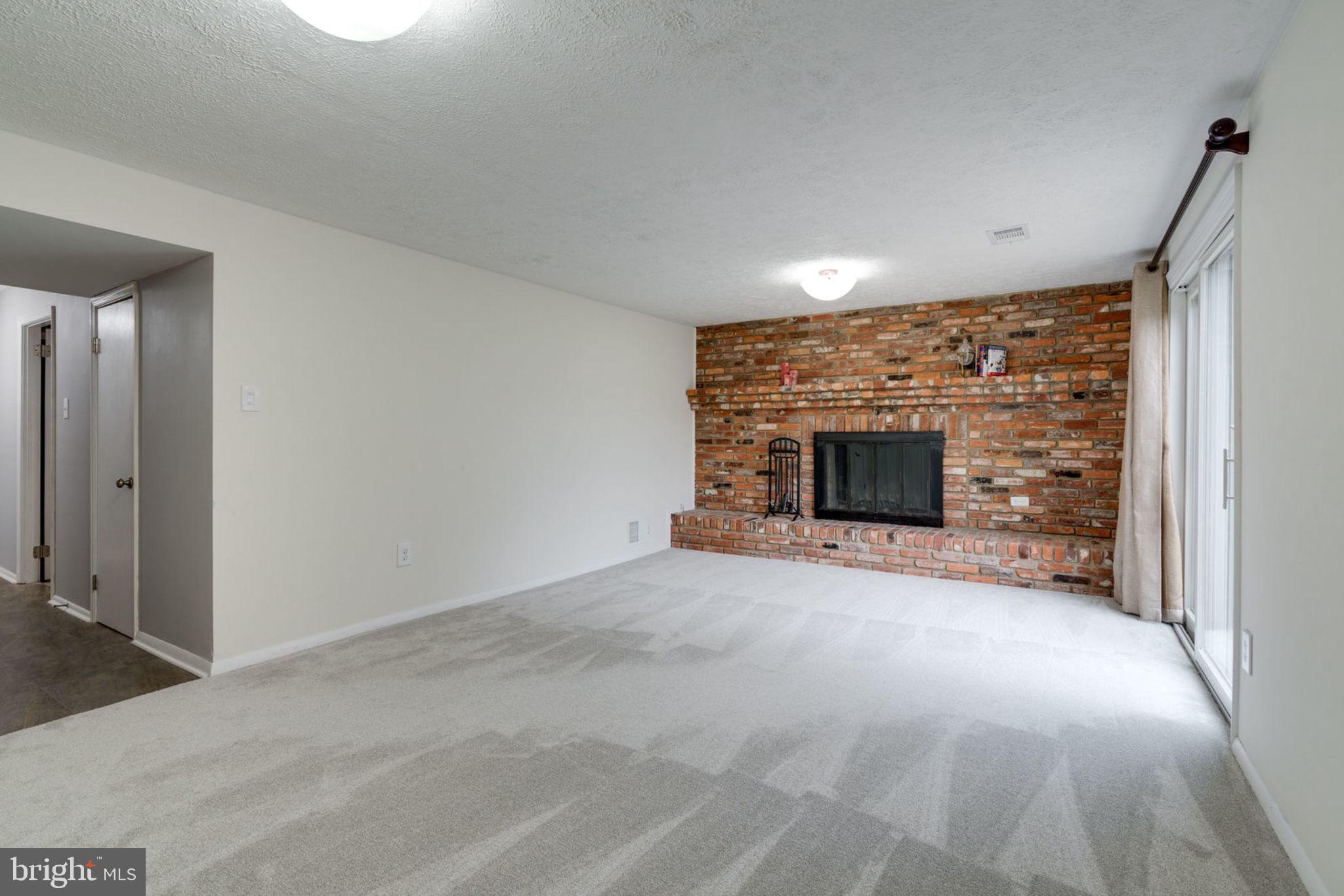 7759 Euclid Way Springfield, VA 22153 - Photo 45 of 65 Huge den