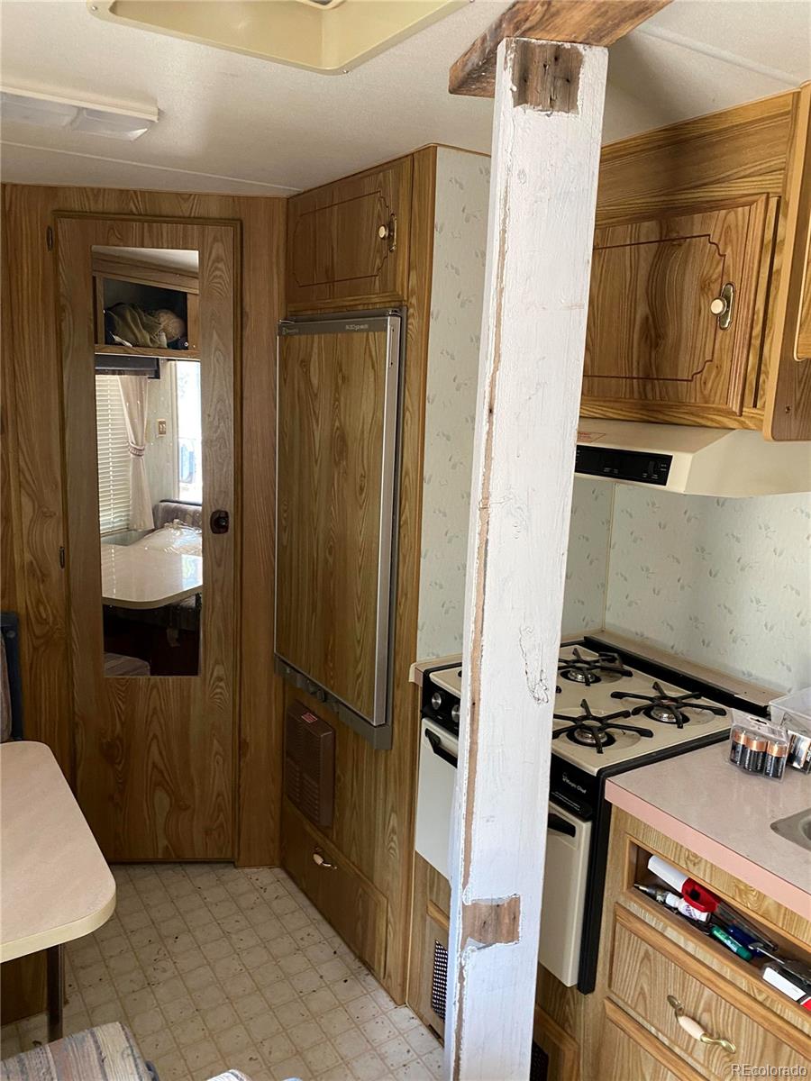 50 County Road Como, CO 80432 - Photo 15 of 25 a walk in closet