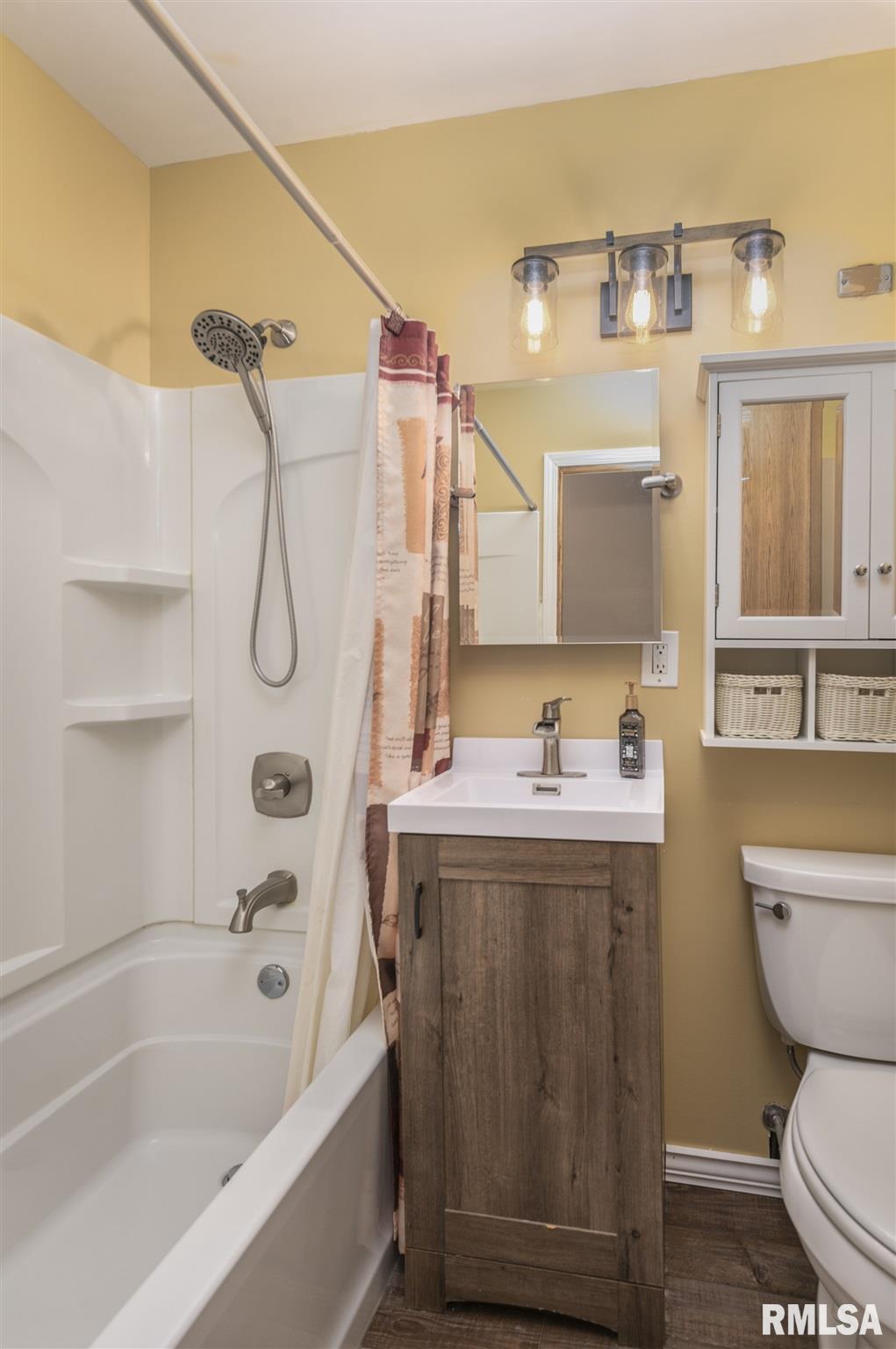 736 Westerfield Road Davenport, IA 52806 - Photo 11 of 18 Gallery Image 11