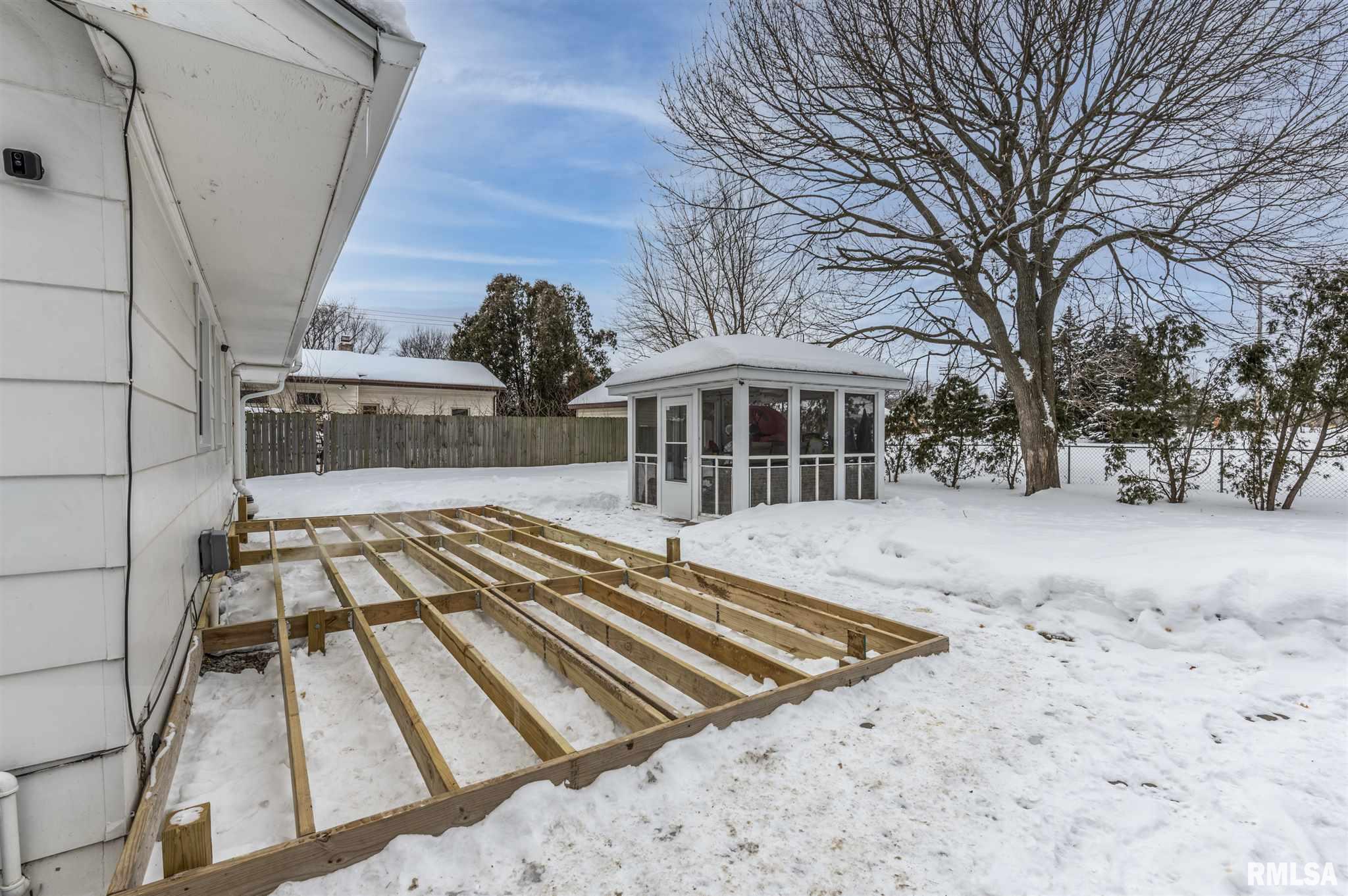 736 Westerfield Road Davenport, IA 52806 - Photo 17 of 18 Gallery Image 17