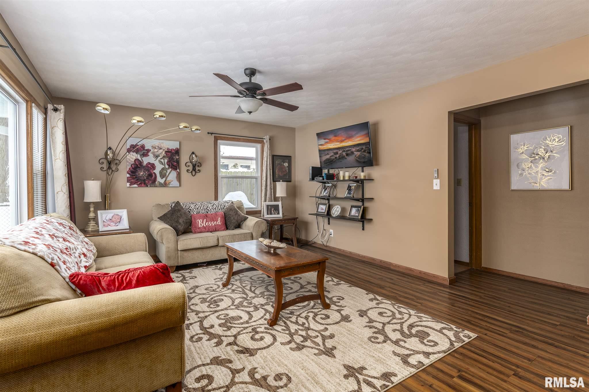 736 Westerfield Road Davenport, IA 52806 - Photo 3 of 18 Gallery Image 3