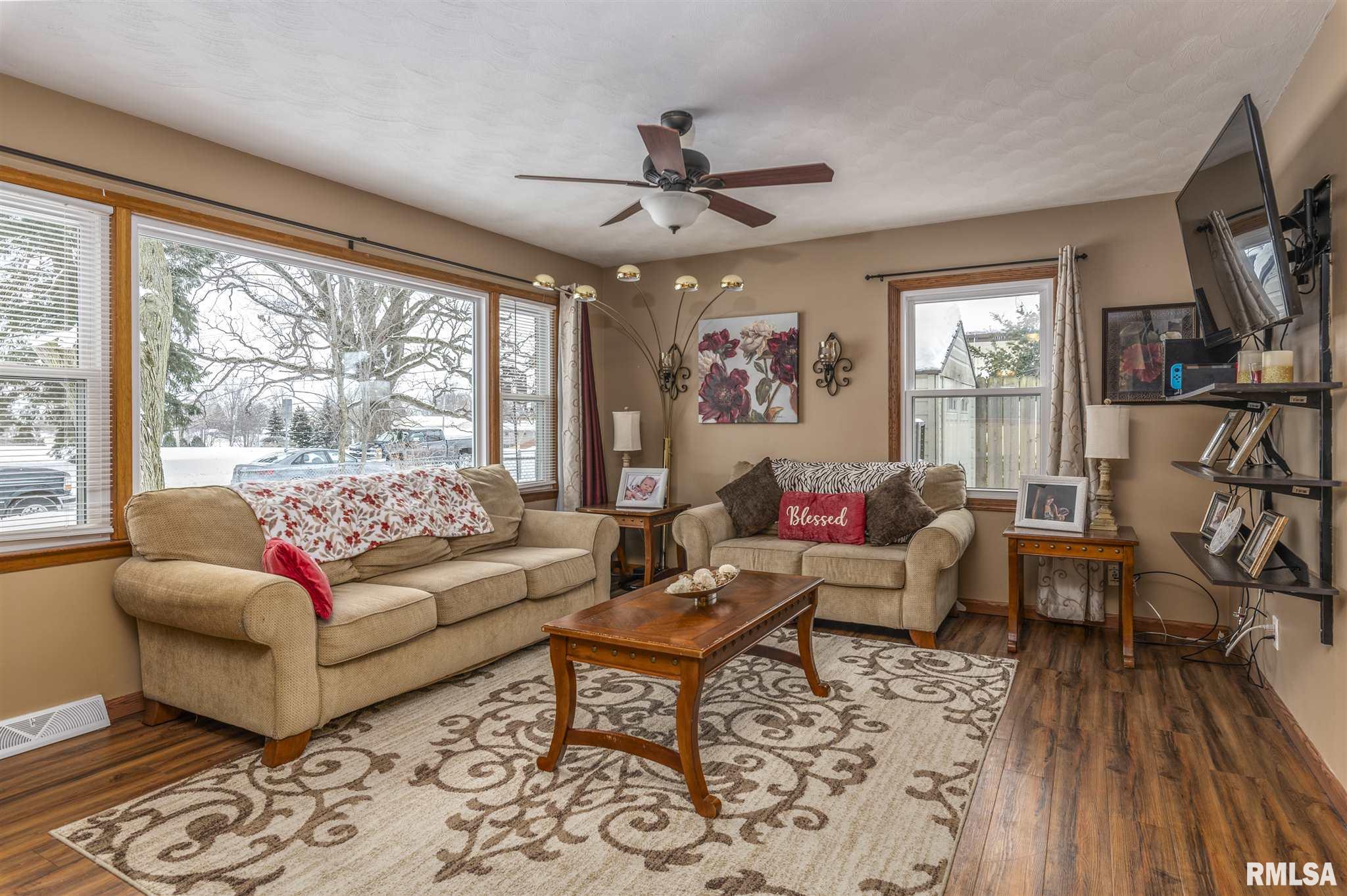 736 Westerfield Road Davenport, IA 52806 - Photo 4 of 18 Gallery Image 4