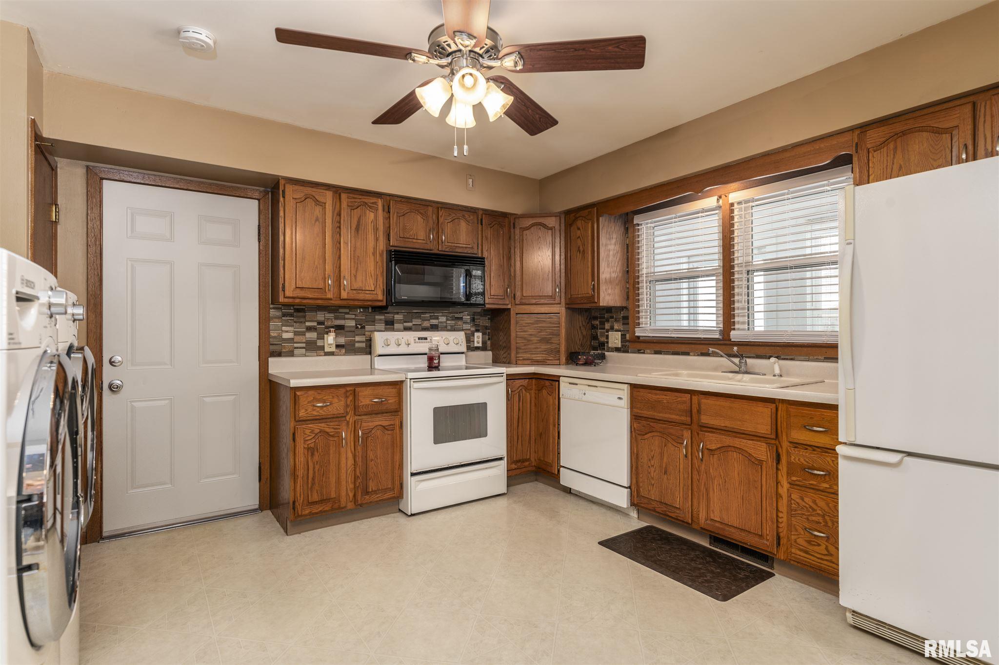 736 Westerfield Road Davenport, IA 52806 - Photo 5 of 18 Gallery Image 5