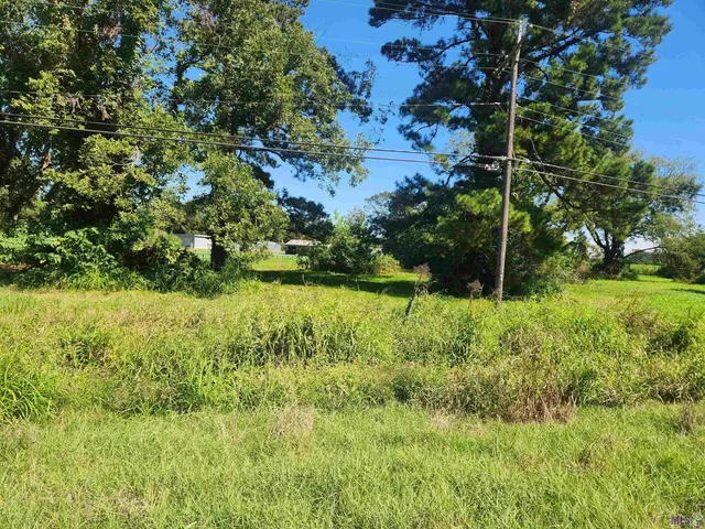 $1,200,000 | 7058 Highway 190, Port Allen, LA 70767