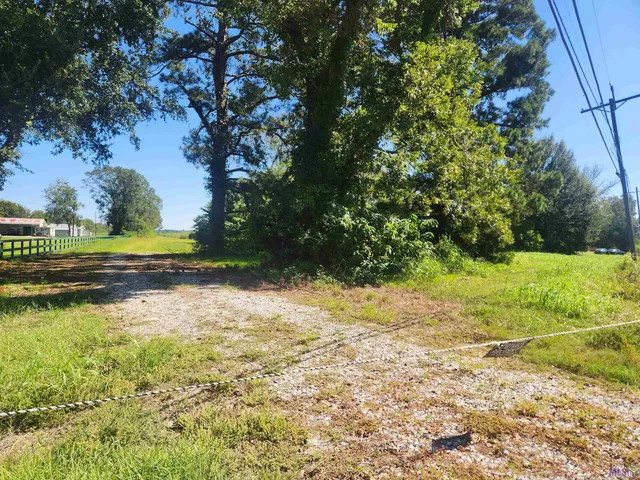 $1,200,000 | 7058 Highway 190, Port Allen, LA 70767