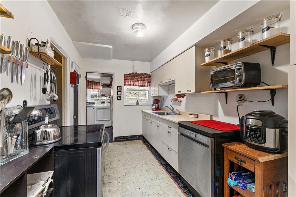1769 Bower Hill Road Pittsburgh, PA 15243 - Photo 6 of 19 Gallery Image 6