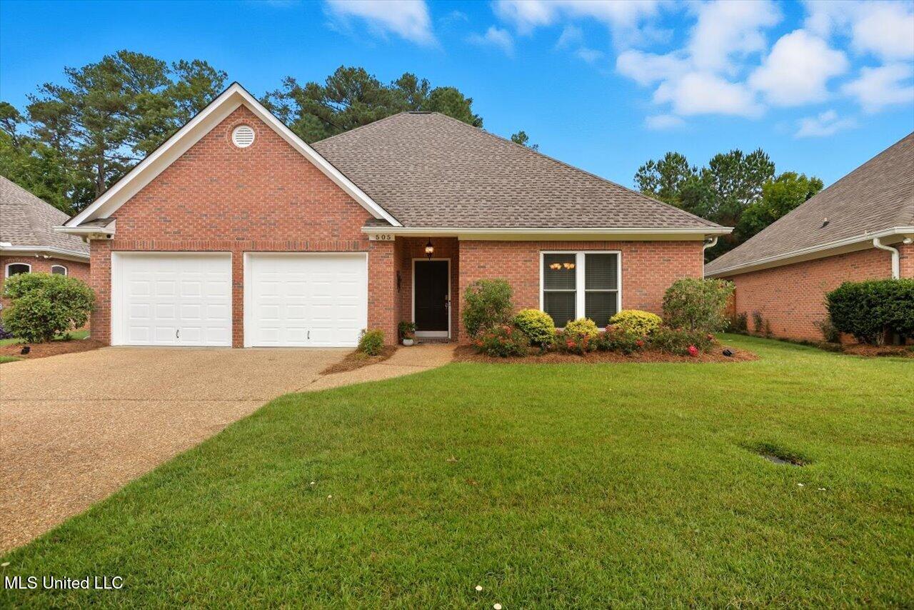 01-505 Spring Lake Dr _ Home Tours MS