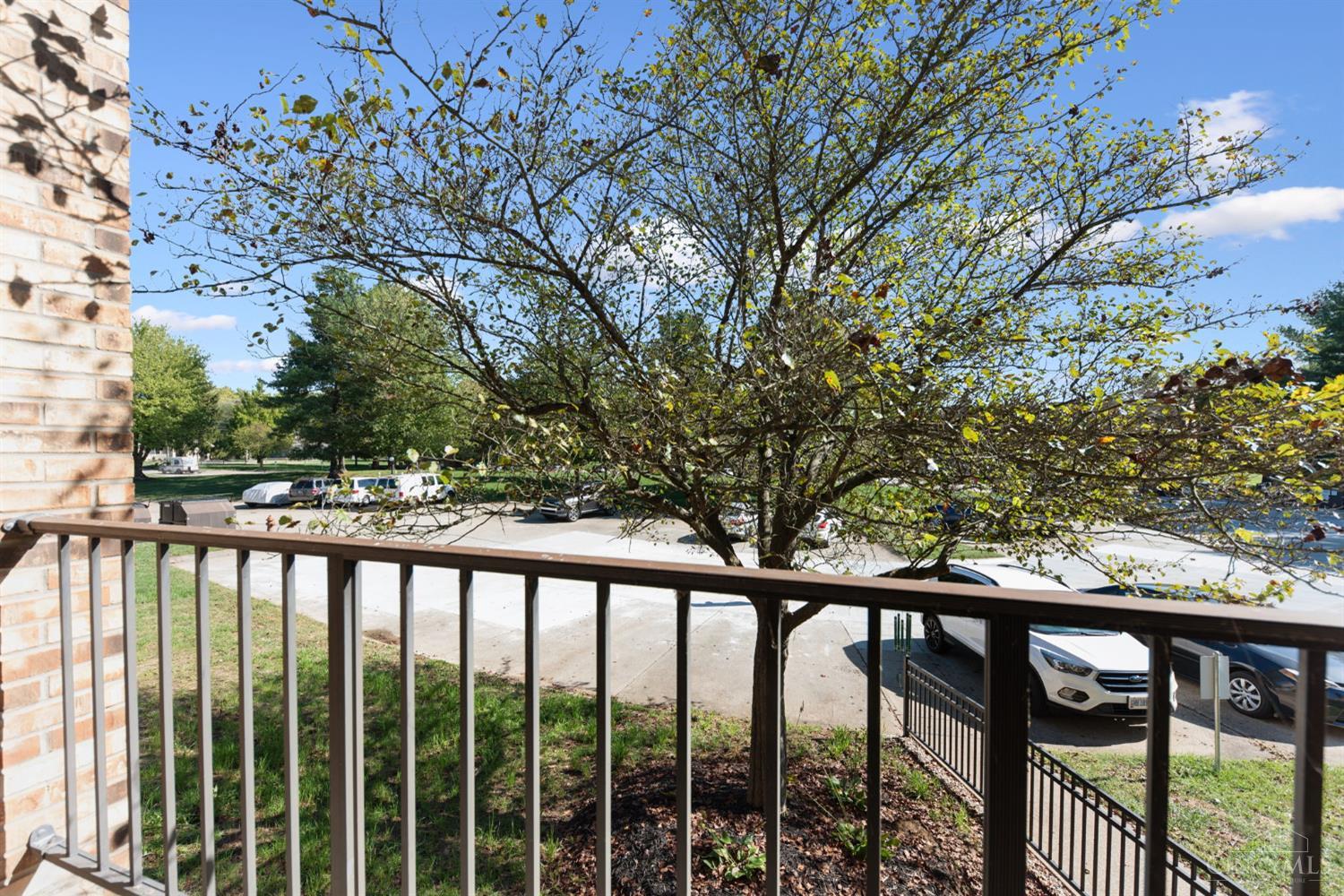 539 Davis Road, Unit 8 Cincinnati, OH 45255 - Photo 5 of 35 Gallery Image 5