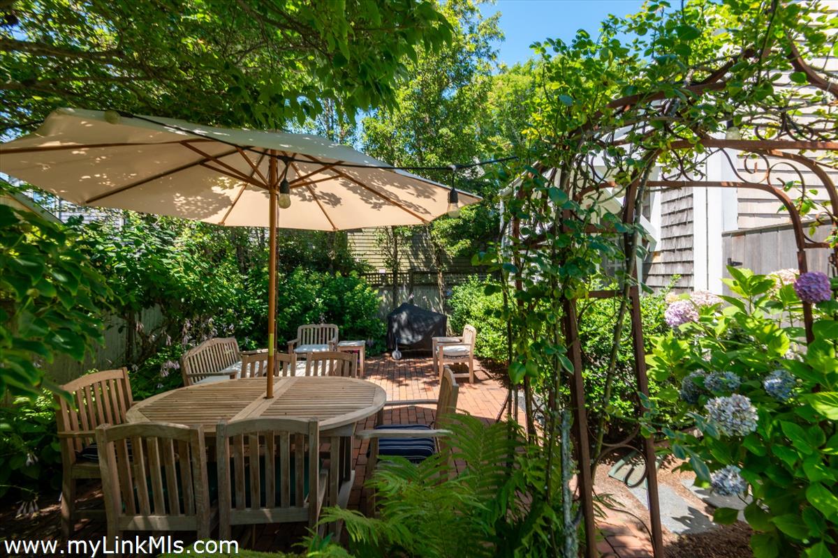4 Crown Court Nantucket, MA 02554 - Photo 45 of 66