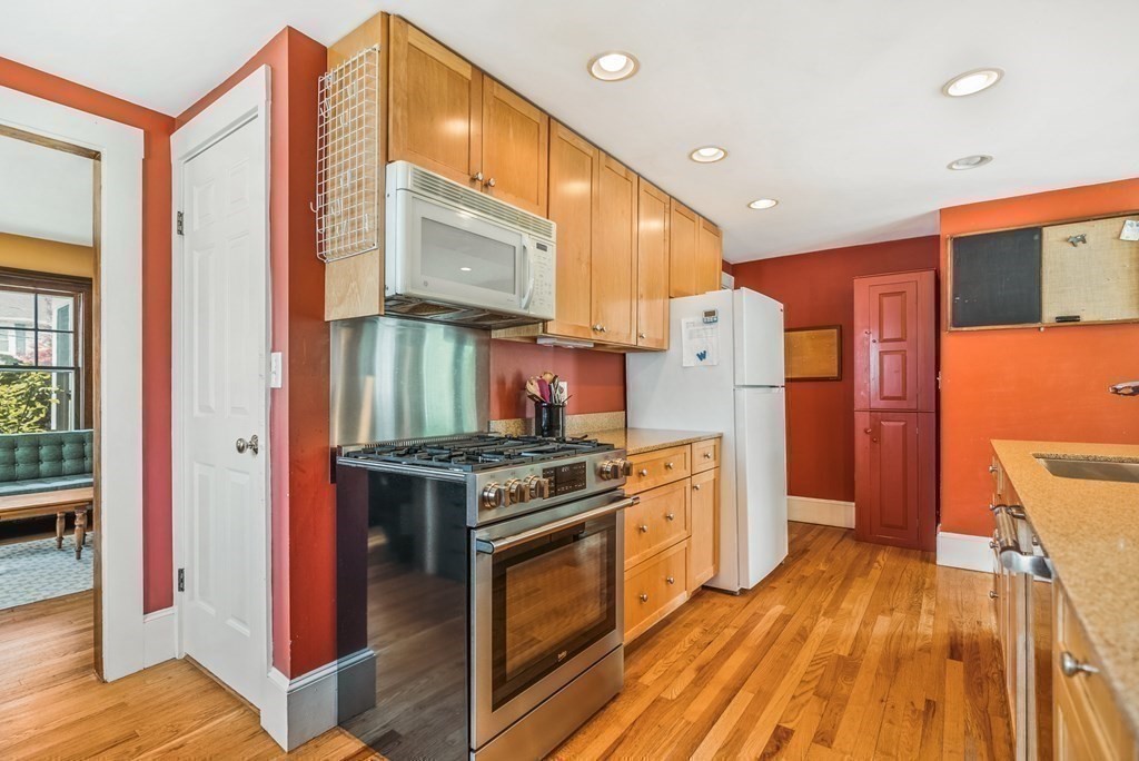 19 Newton Road Medford, MA 02155 - Photo 16 of 42
