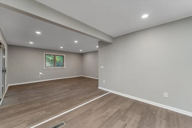 $369,500 | 26261 La Muera Street, Farmington, MI 48334